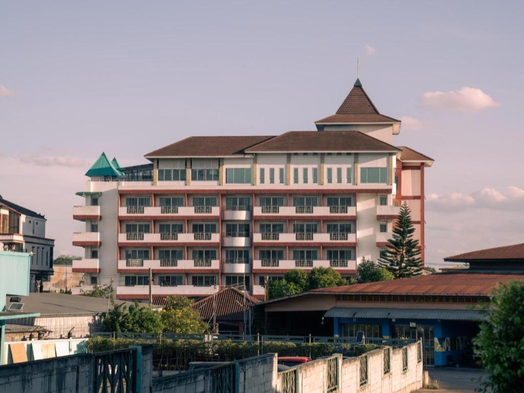 เดอะ แมนชั่น ปากช่อง Hotel หมูสี ภายนอก รูปภาพ